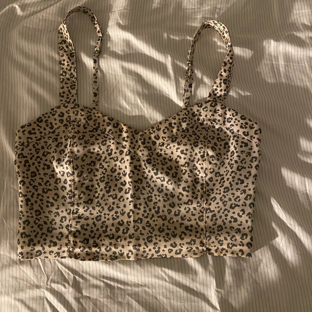 Abercrombie & Fitch Silky Crop Top